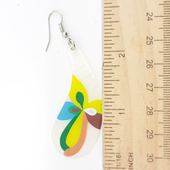 Earrings Made of Seashells Hand Painted Dangling tear Yellow Blue Orange - Picture 7 of 7